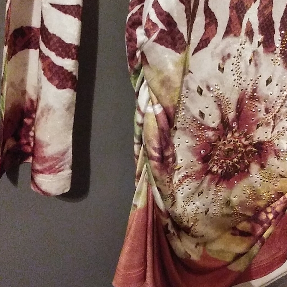 DONATING SOON! CACHE Blouse - Picture 5 of 5